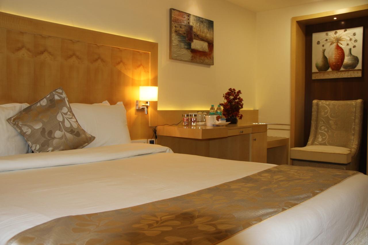 Golden Gate Otel Indore Dış mekan fotoğraf