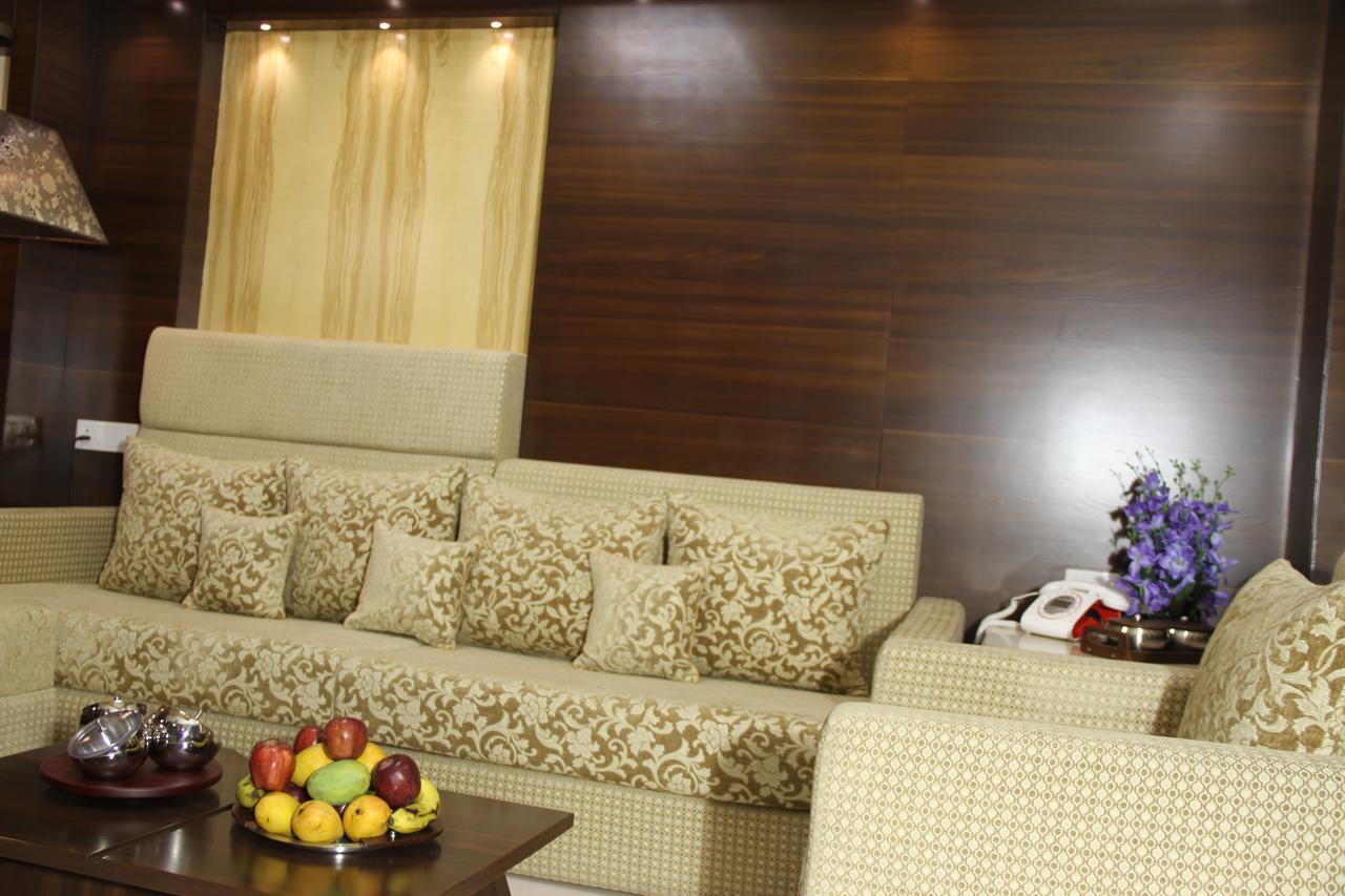 Golden Gate Otel Indore Dış mekan fotoğraf