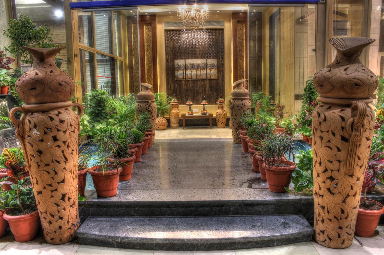 Golden Gate Otel Indore Dış mekan fotoğraf