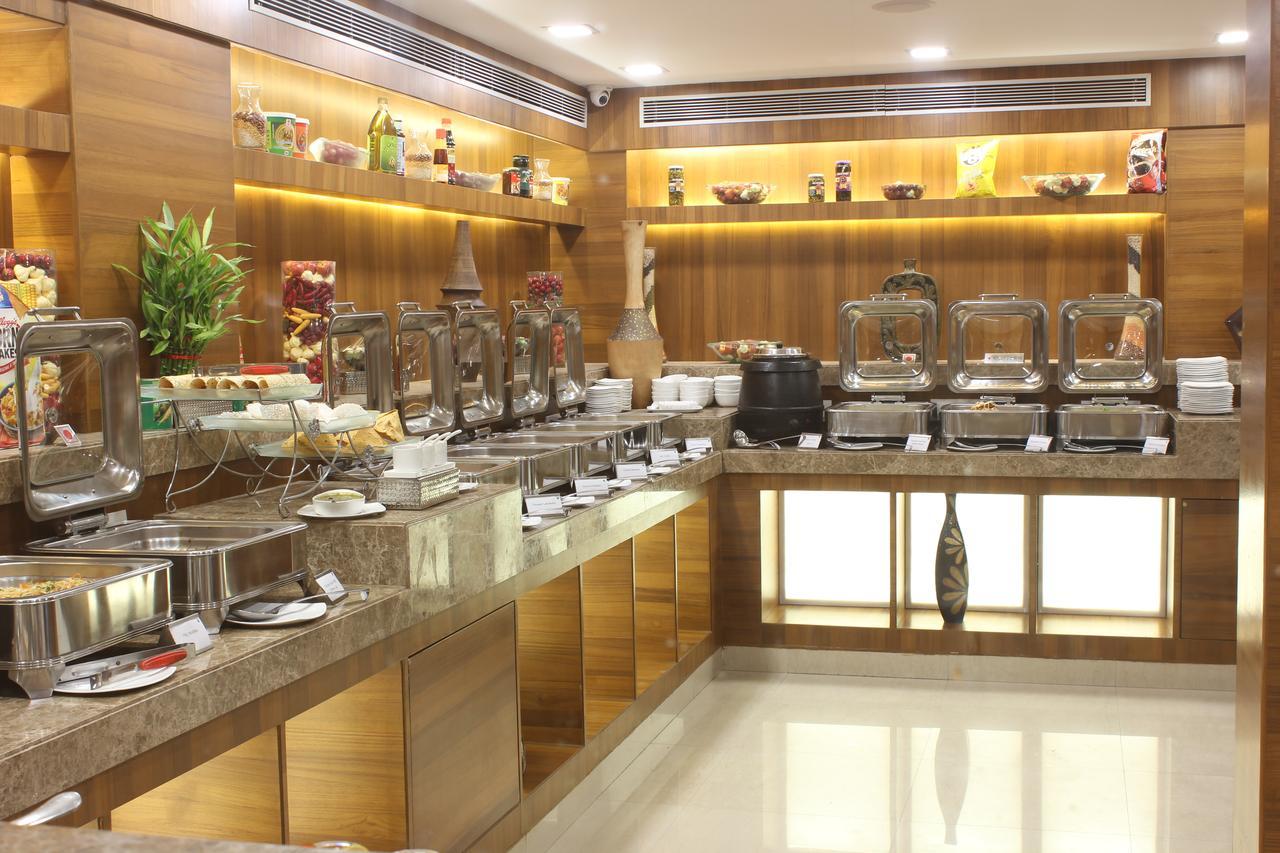 Golden Gate Otel Indore Dış mekan fotoğraf