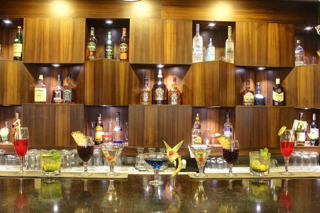 Golden Gate Otel Indore Dış mekan fotoğraf