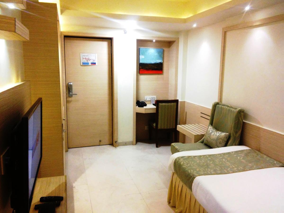 Golden Gate Otel Indore Dış mekan fotoğraf