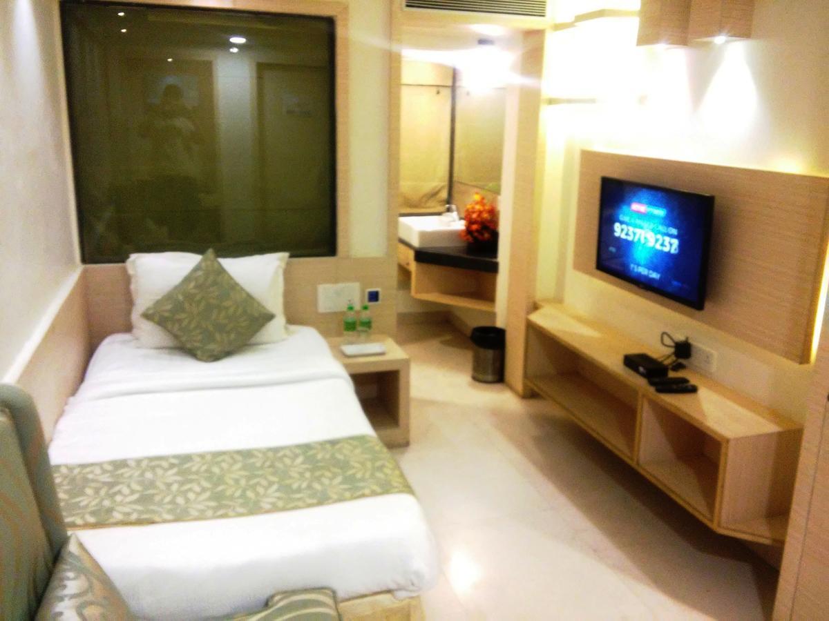 Golden Gate Otel Indore Dış mekan fotoğraf