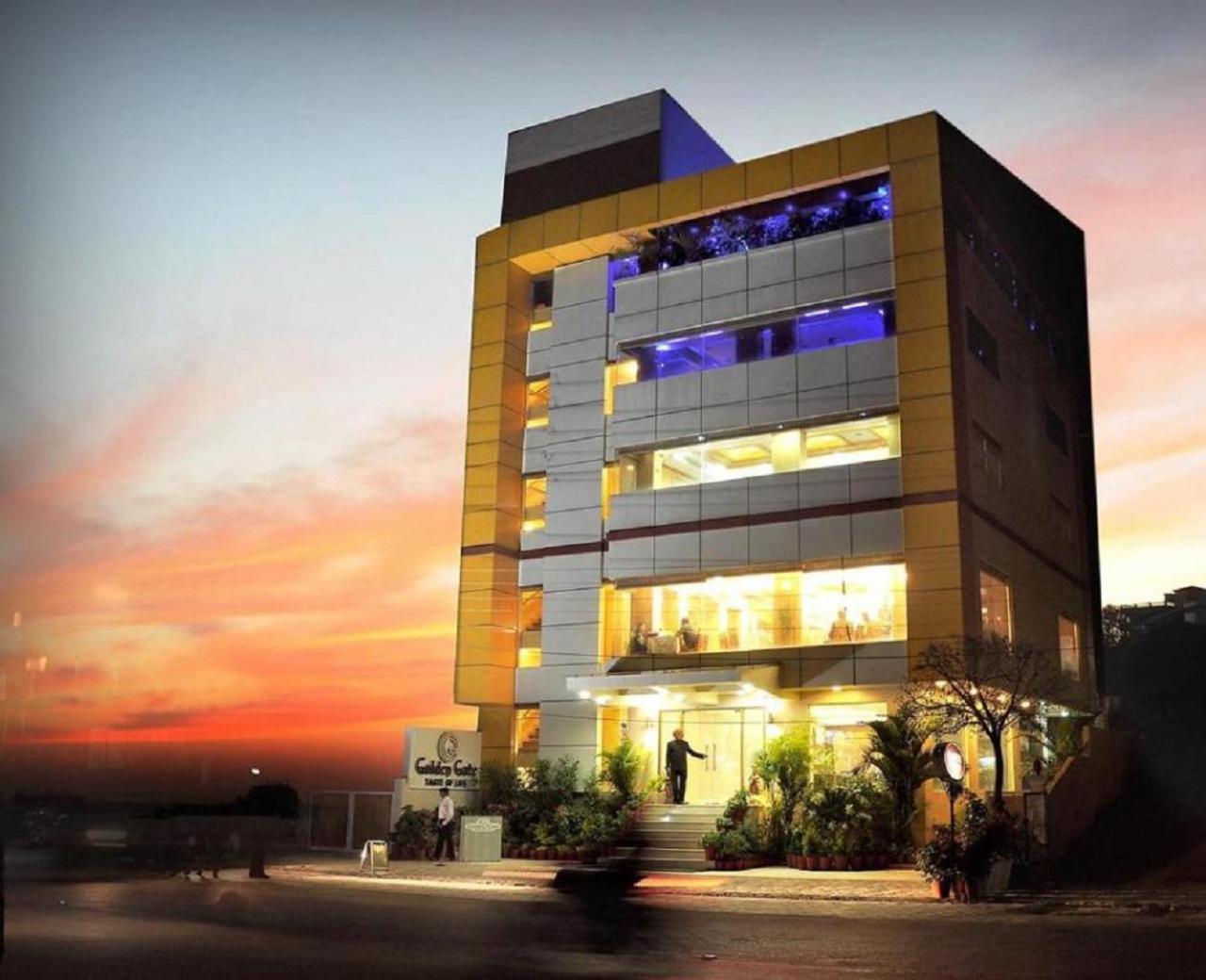 Golden Gate Otel Indore Dış mekan fotoğraf